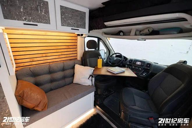 Promaster露营车把舒适感拉满了澳门新葡京四面环窗仰望星空！这辆Ram(图6)